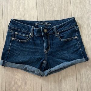 American Eagle size 8 denim rolled short with stretch